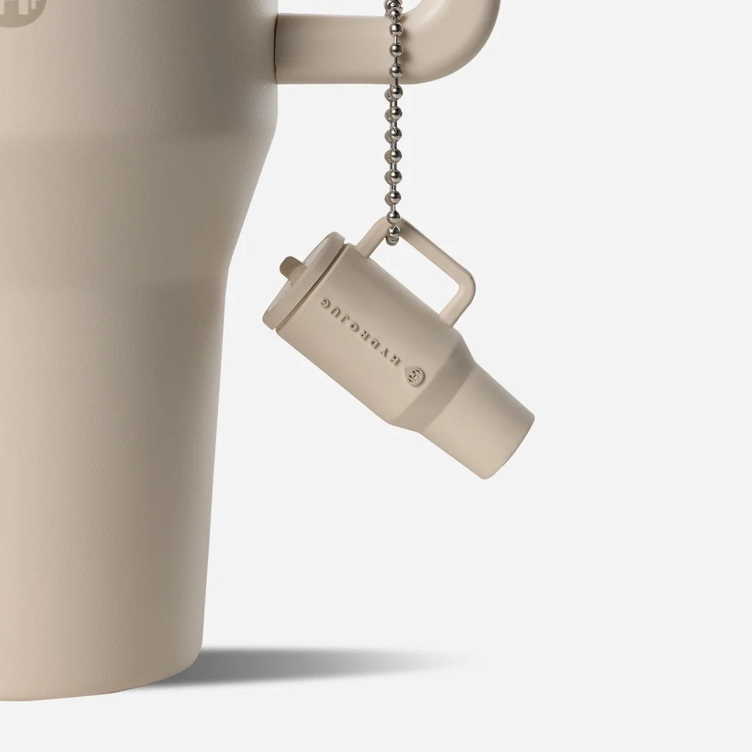 traveler-keychain-t1 Web-TravelerKeychainPhotos-Cream2.webp